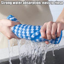 Towel - Image of a person wringing the towel; Stribg water absorption, easy to rinse. Vibe Houses